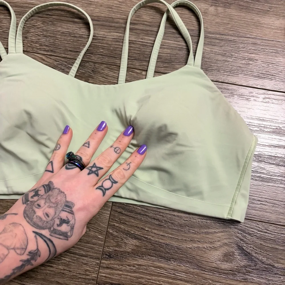 Lululemon Like a Cloud Bra *Light Support, B/C Cup (Creamy Mint) Size 10/12